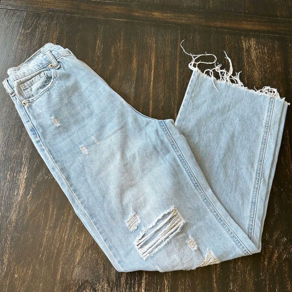 Simple Society Distressed High rise jeans. Size 5/27